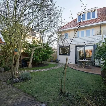 Large Vacation With Garden Near The Sea And Haarlem * Overveen