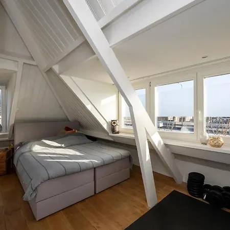 Large Vacation With Garden Near The Sea And Haarlem Holiday home Overveen